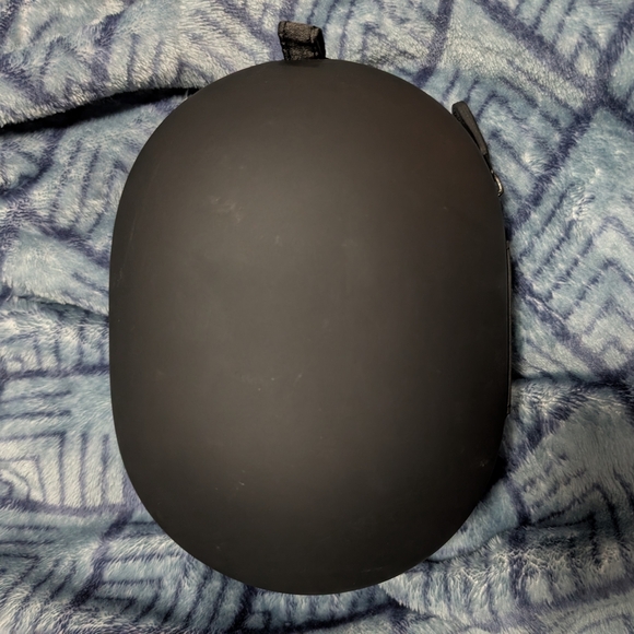 Beats Black Hard-Shell Headphone Case (EUC) - Picture 5 of 7